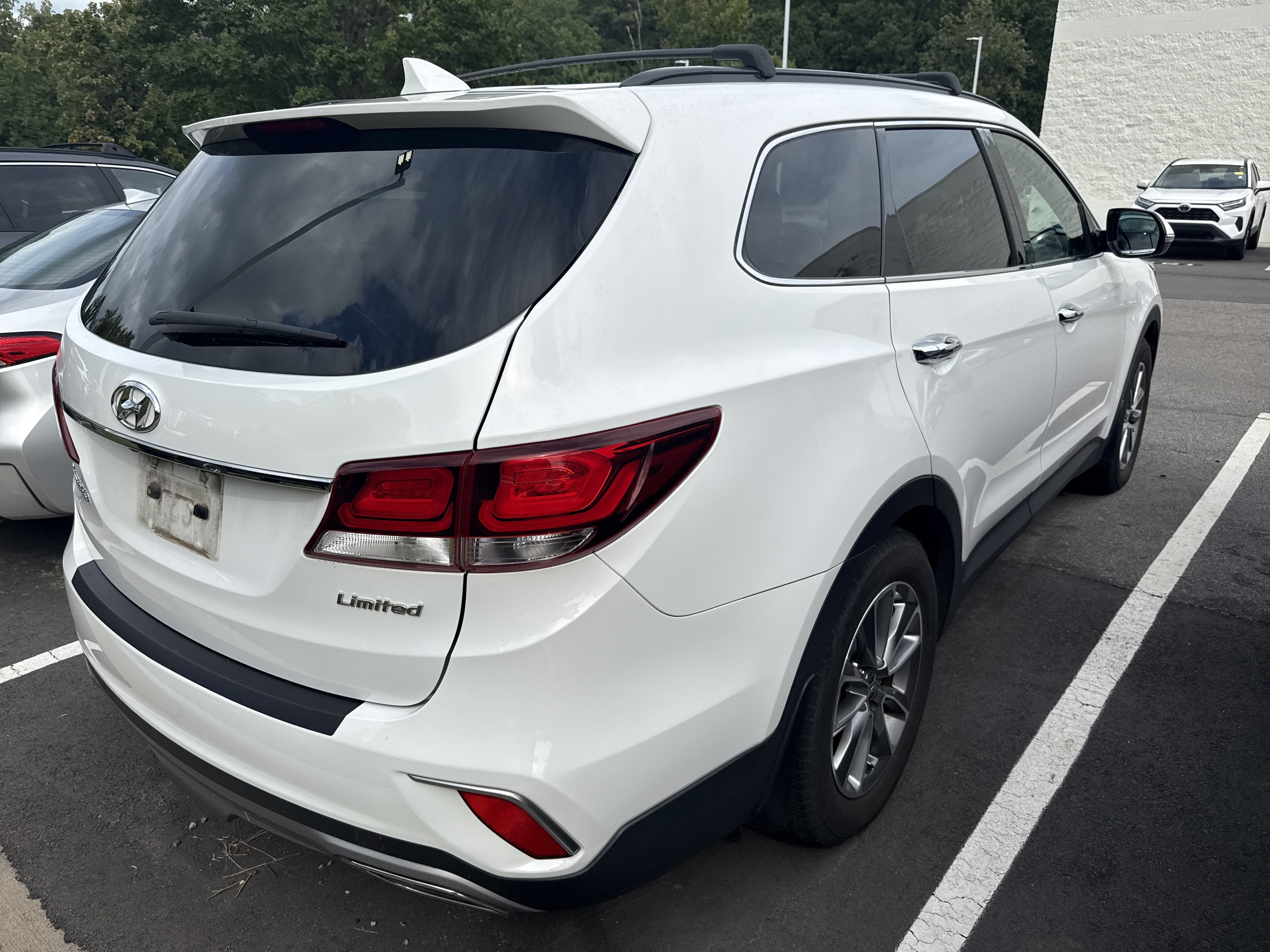 Used 2017 Hyundai Santa Fe Limited FWD image 8