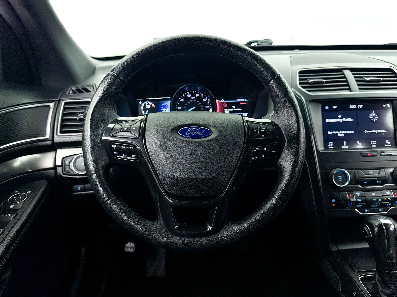 Used 2019 Ford Explorer XLT w/ Equipment Group 201A AWD/4WD image 5