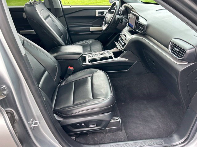 Used 2021 Ford Explorer XLT w/ Equipment Group 202A AWD/4WD image 54