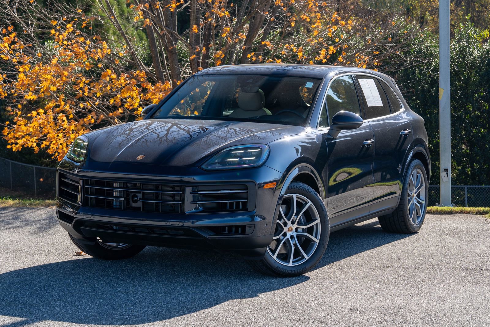 Used 2025 Porsche Cayenne image 1