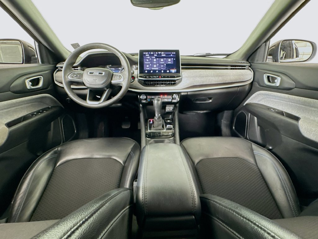 Used 2023 Jeep Compass Latitude w/ Convenience Group AWD/4WD image 26