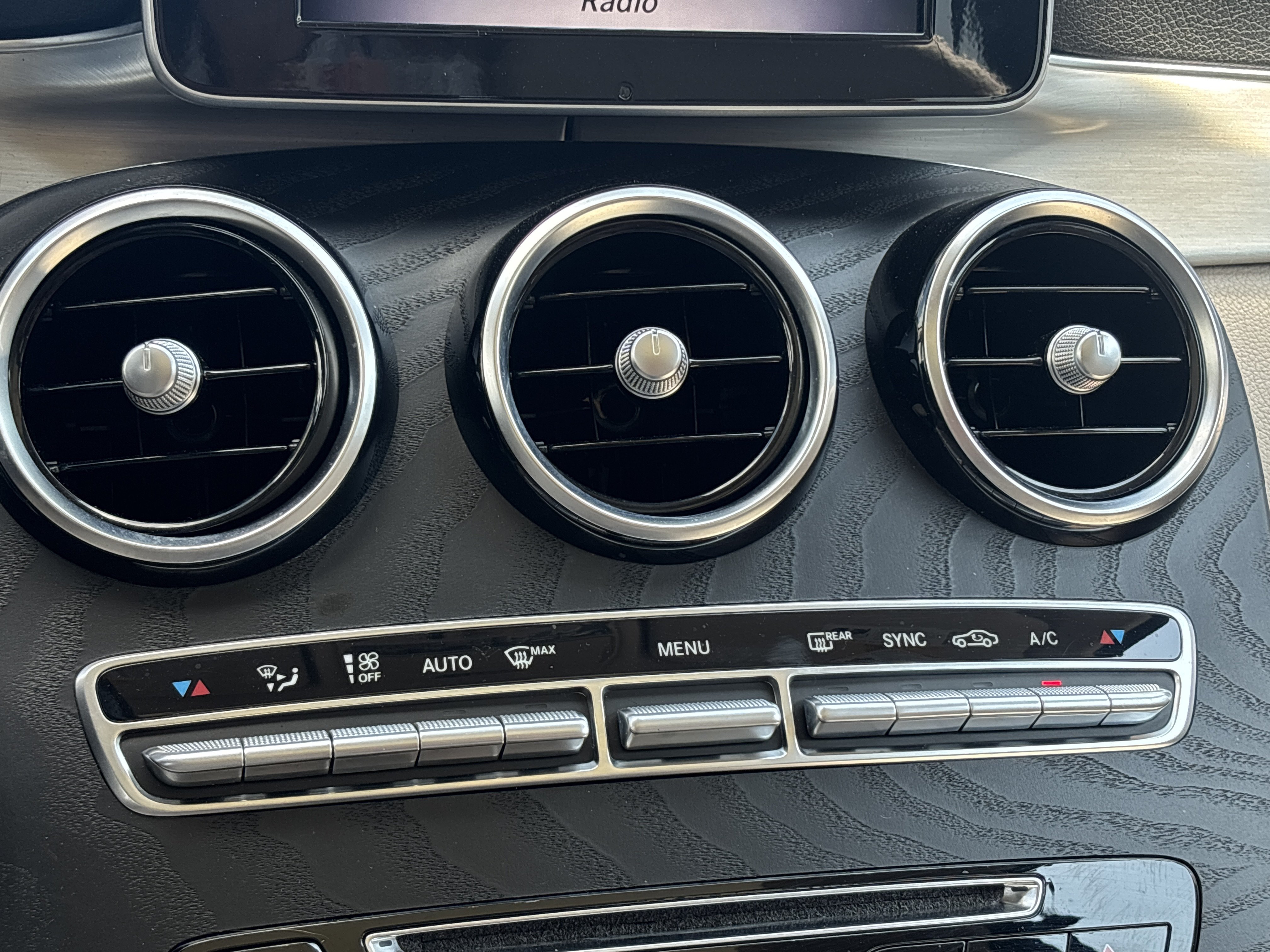 Used 2019 Mercedes-Benz GLC 300 4MATIC image 7