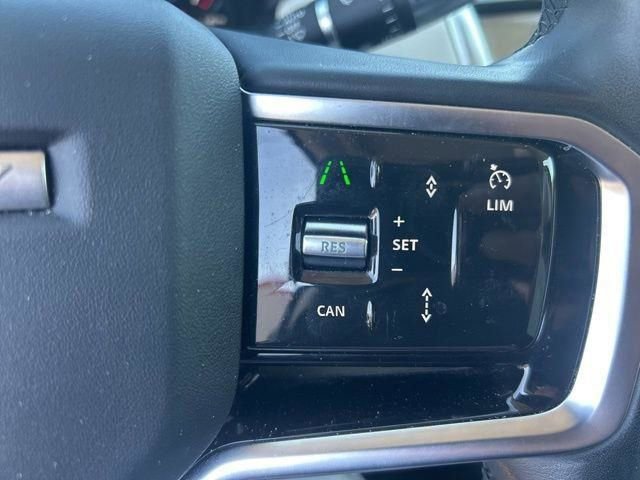 Used 2021 Land Rover Discovery Sport SE image 34