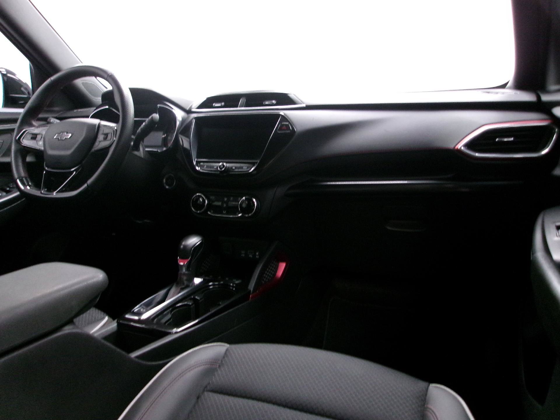 Used 2023 Chevrolet TrailBlazer RS w/ Convenience Package AWD/4WD image 3