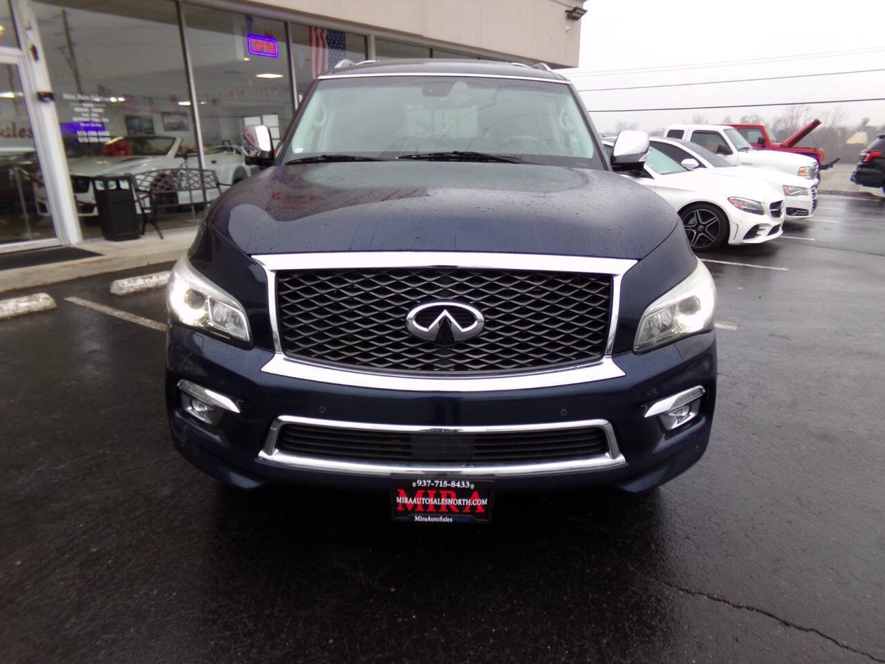 Used 2015 INFINITI QX80 4WD w/ Deluxe Technology Package image 2