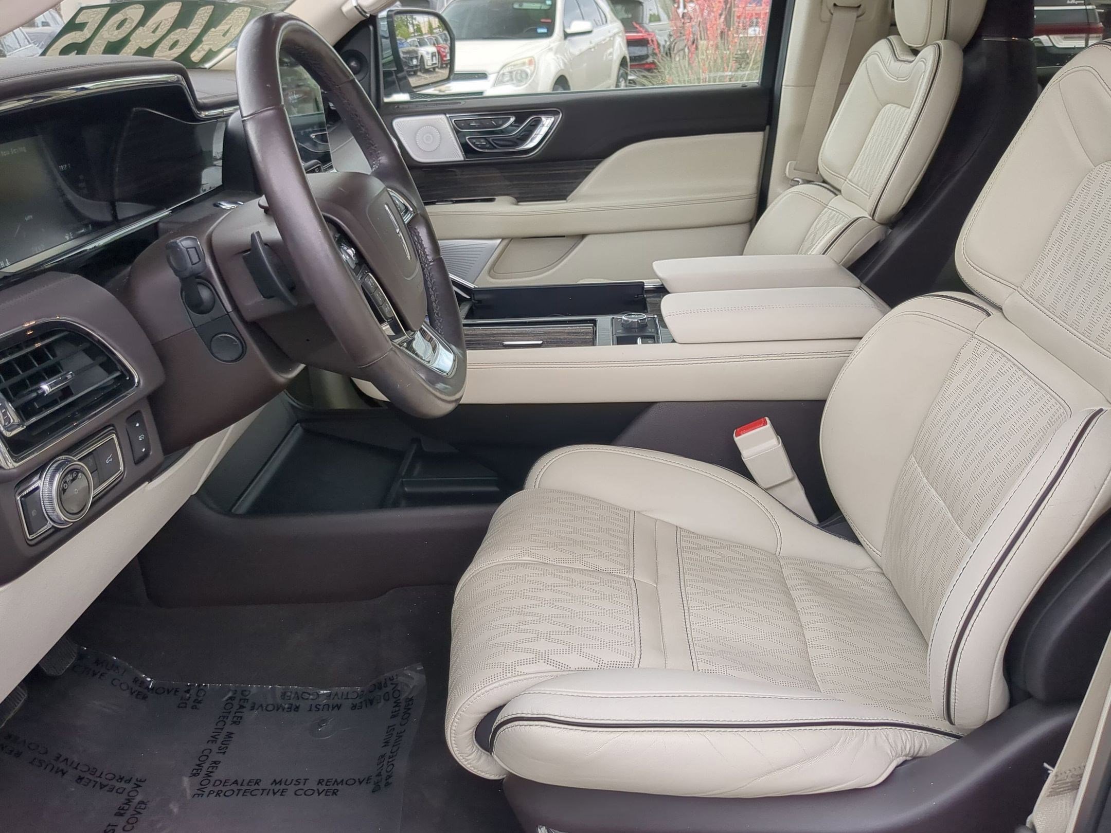 Used 2020 Lincoln Navigator Black Label w/ Cargo Convenience Package image 11