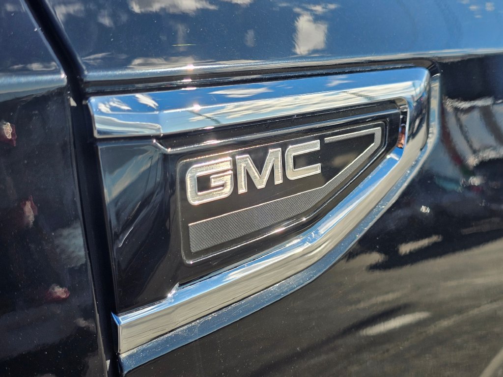 Certified 2023 GMC Yukon XL SLT w/ SLT Premium Package AWD/4WD image 22