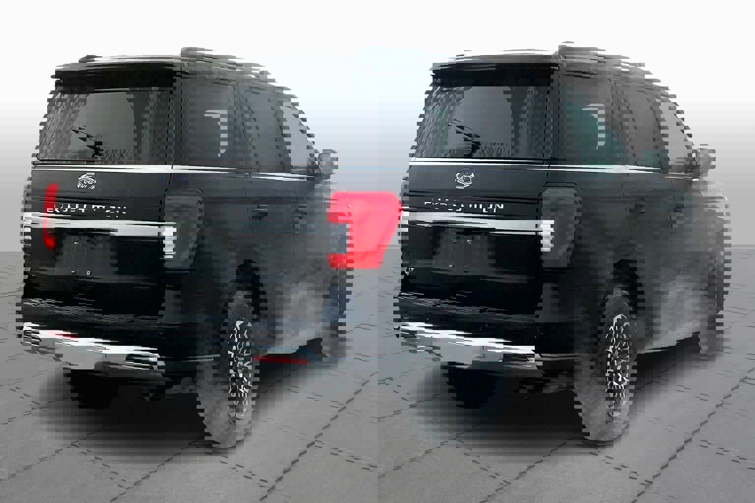 Used 2024 Ford Expedition XLT image 12