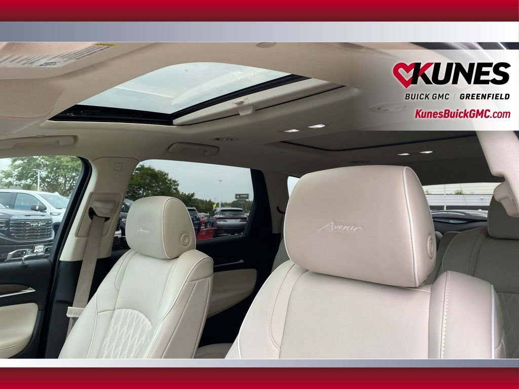 Used 2022 Buick Enclave Avenir w/ Avenir Technology Package image 17