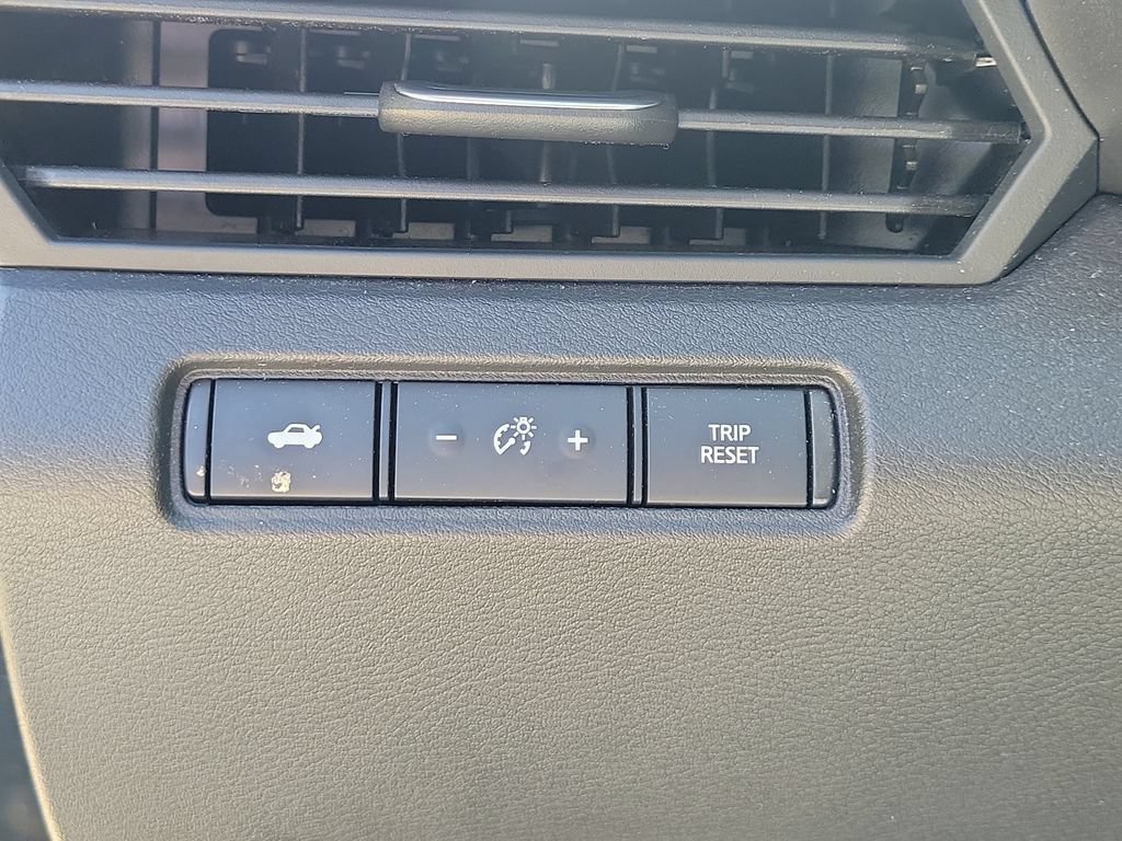 Used 2025 Nissan Altima 2.5 SV FWD image 20
