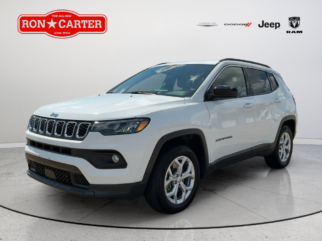 Used 2024 Jeep Compass Latitude AWD/4WD image 3