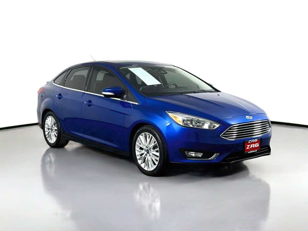 Used 2018 Ford Focus Titanium w/ Titanium Technology Package FWD image 7