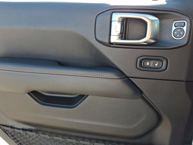 Used 2023 Jeep Gladiator Overland image 11