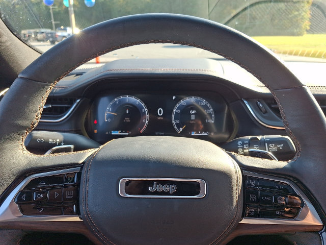 Used 2025 Jeep Grand Cherokee L Summit w/ Obsidian Package AWD/4WD image 21