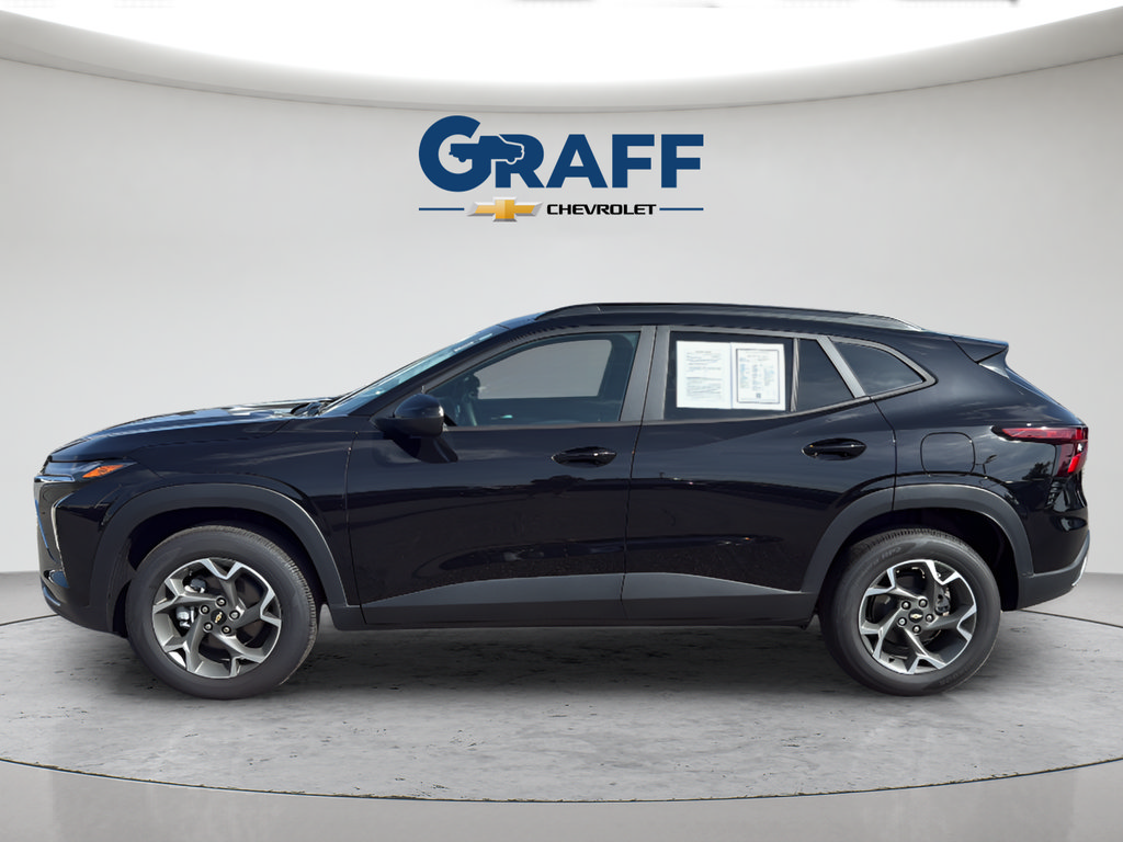 Used 2025 Chevrolet Trax LT w/ Driver Confidence Package FWD image 3