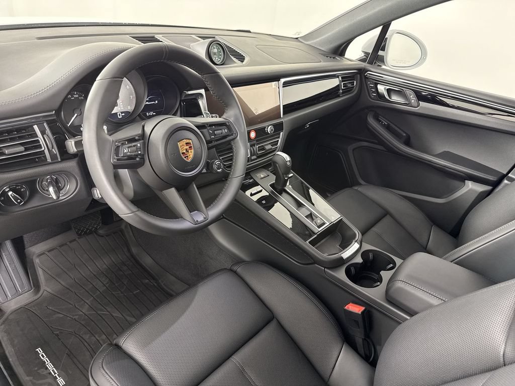 New 2026 Porsche Macan S AWD/4WD image 4