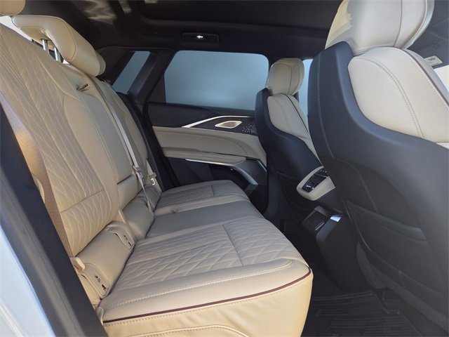 New 2025 Cadillac Lyriq Luxury image 15