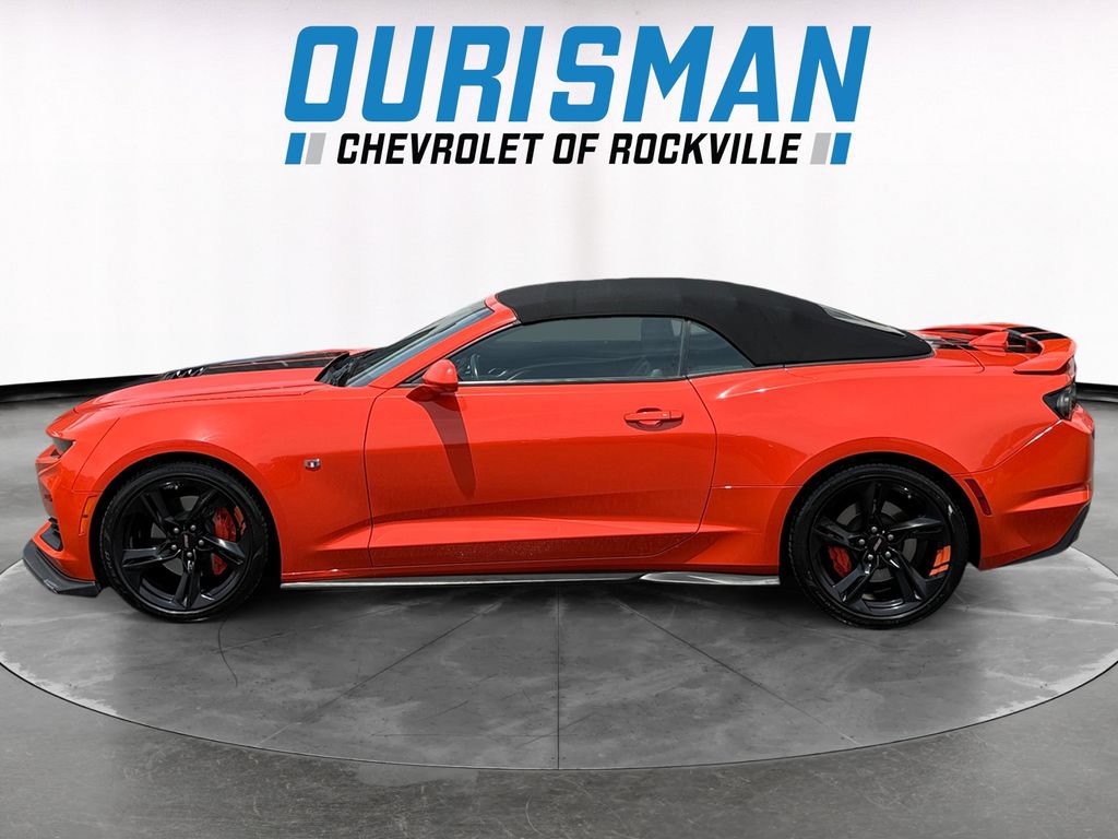 Used 2020 Chevrolet Camaro SS RWD image 3