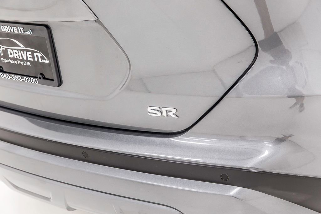 Used 2023 Nissan Kicks SR image 7