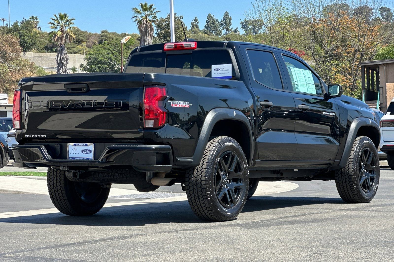 Used 2023 Chevrolet Colorado Trail Boss w/ Technology Package AWD/4WD image 3