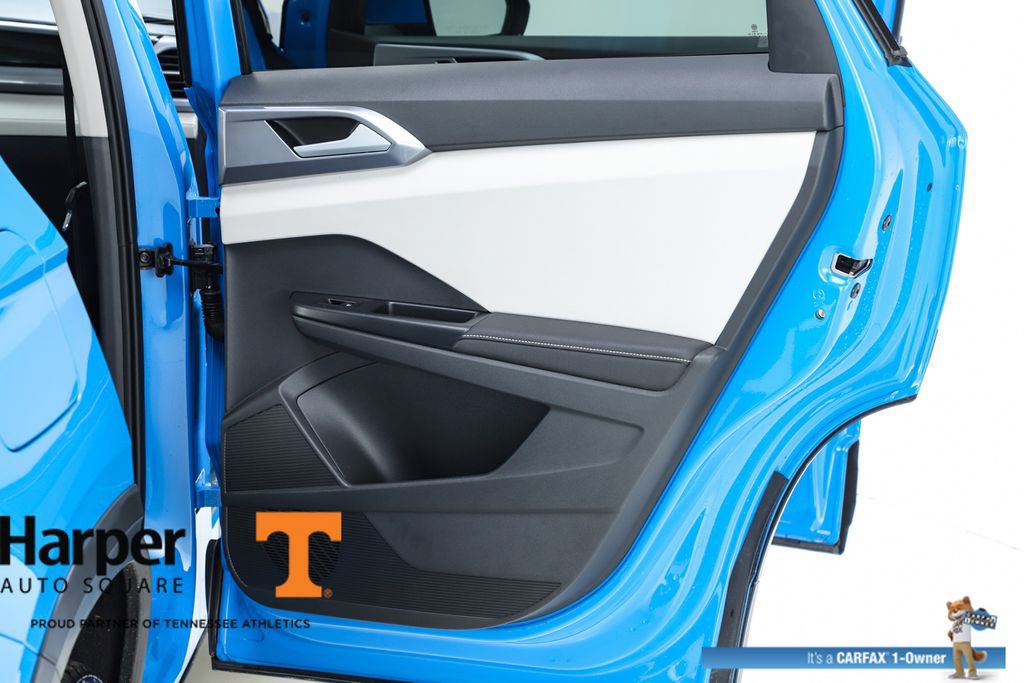 Used 2025 Volkswagen Taos SEL image 68