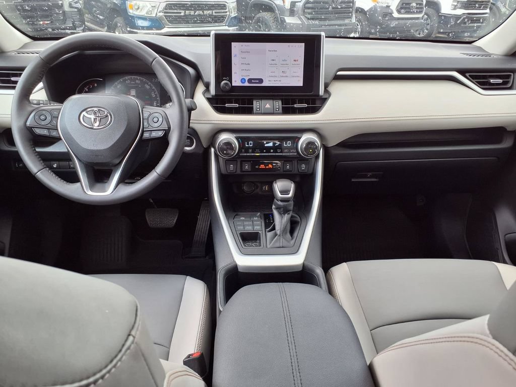 Used 2023 Toyota RAV4 XLE Premium AWD/4WD image 18