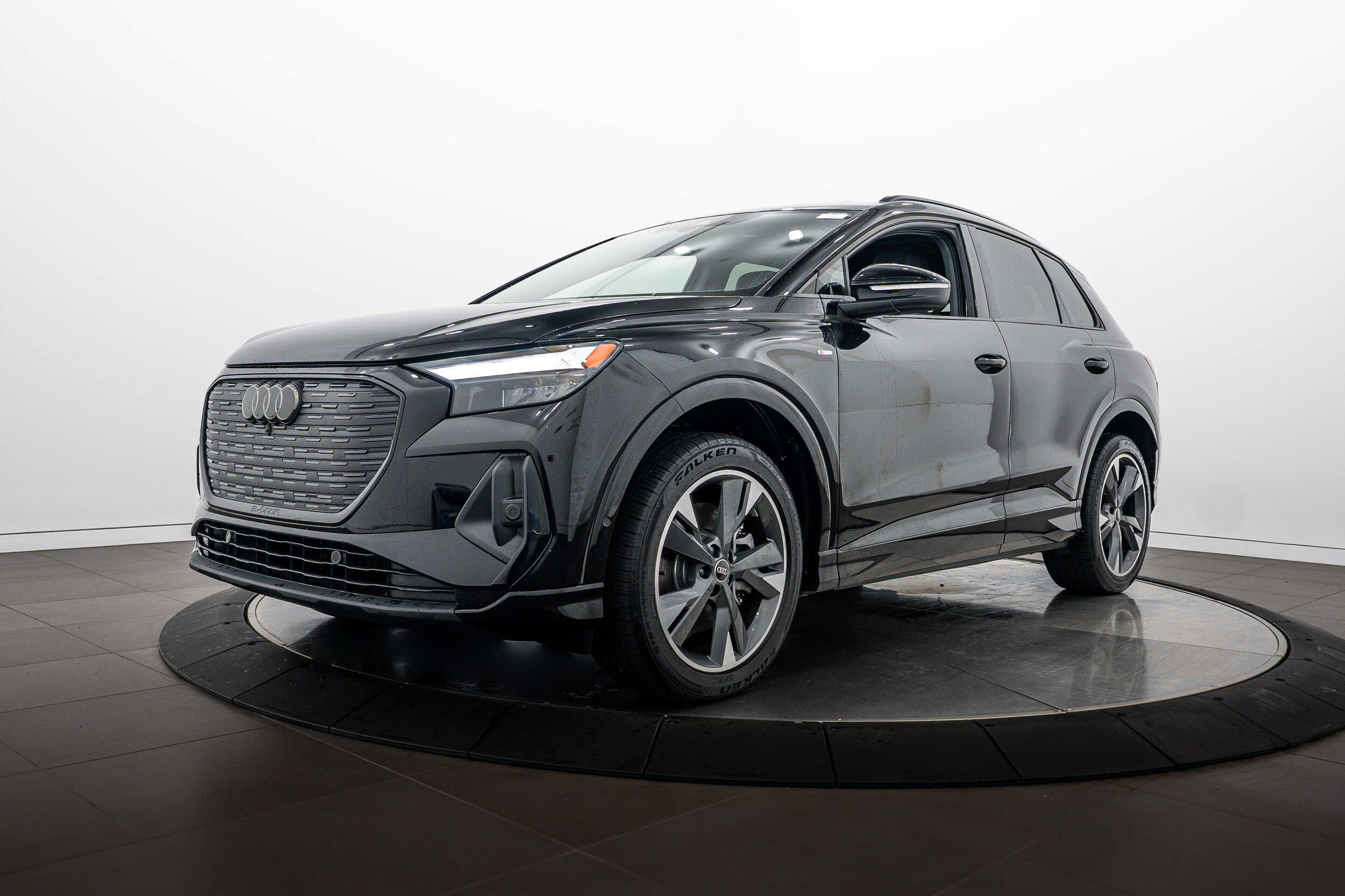 Certified 2023 Audi Q4 e-tron Premium Plus w/ Premium Plus AWD/4WD image 7