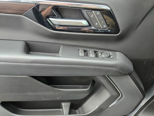 Used 2025 Chevrolet Tahoe Z71 AWD/4WD image 32
