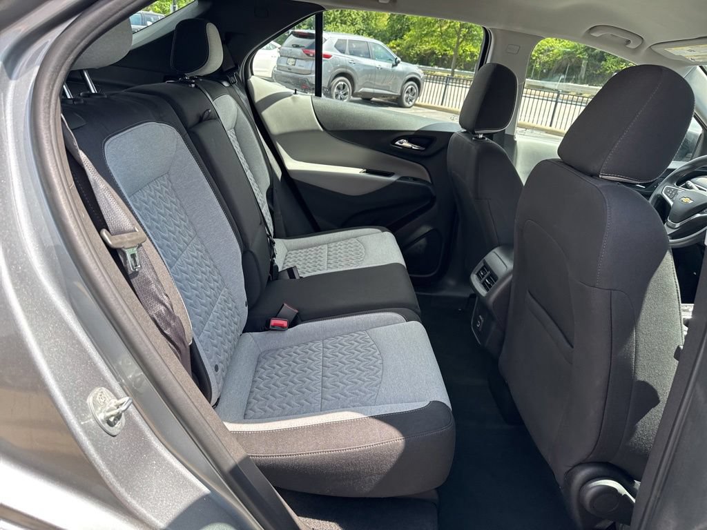 Used 2023 Chevrolet Equinox LS AWD/4WD image 28