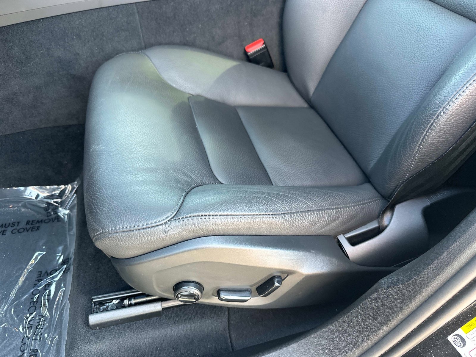 Certified 2025 Volvo XC60 B5 Plus image 18