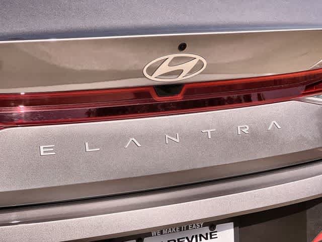 Used 2026 Hyundai Elantra SE FWD image 8