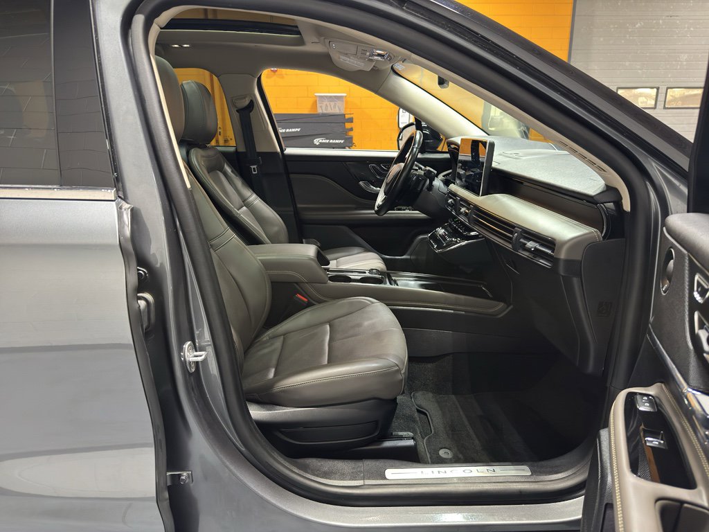 Used 2023 Lincoln Corsair Reserve w/ Equipment Group 202A image 18