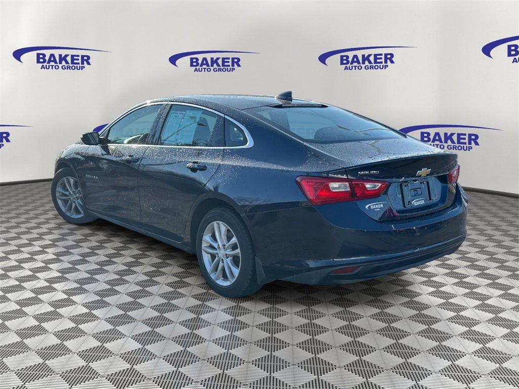 Used 2016 Chevrolet Malibu LT image 3