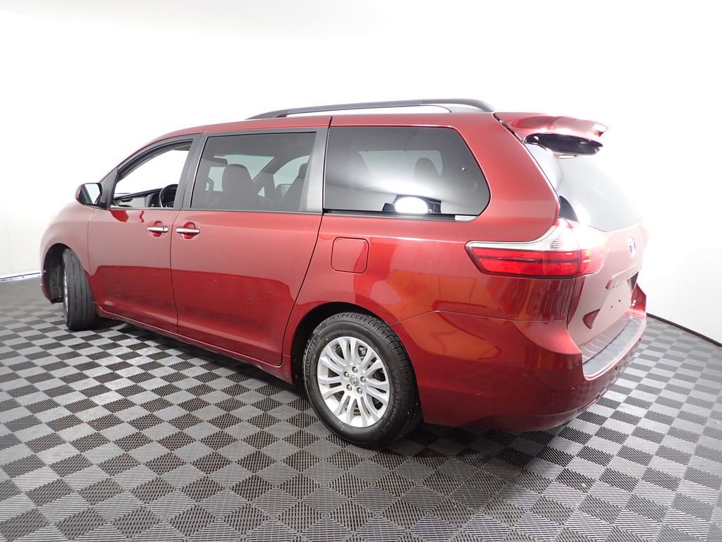 Used 2015 Toyota Sienna XLE w/ XLE Navigation Package image 14