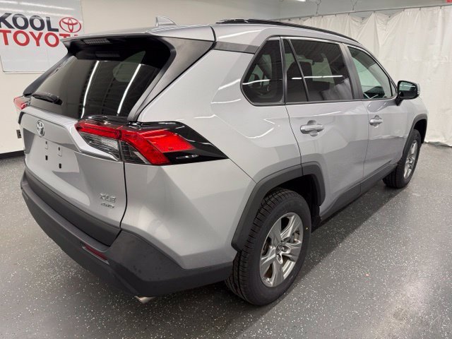 Used 2024 Toyota RAV4 XLE AWD/4WD image 2