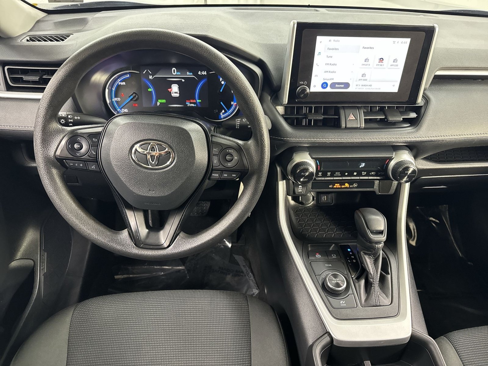 Used 2024 Toyota RAV4 LE AWD/4WD image 35
