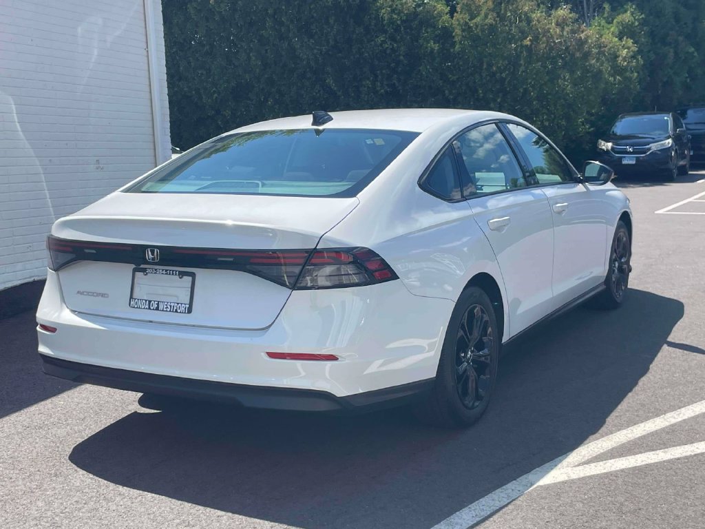 Certified 2025 Honda Accord SE image 5