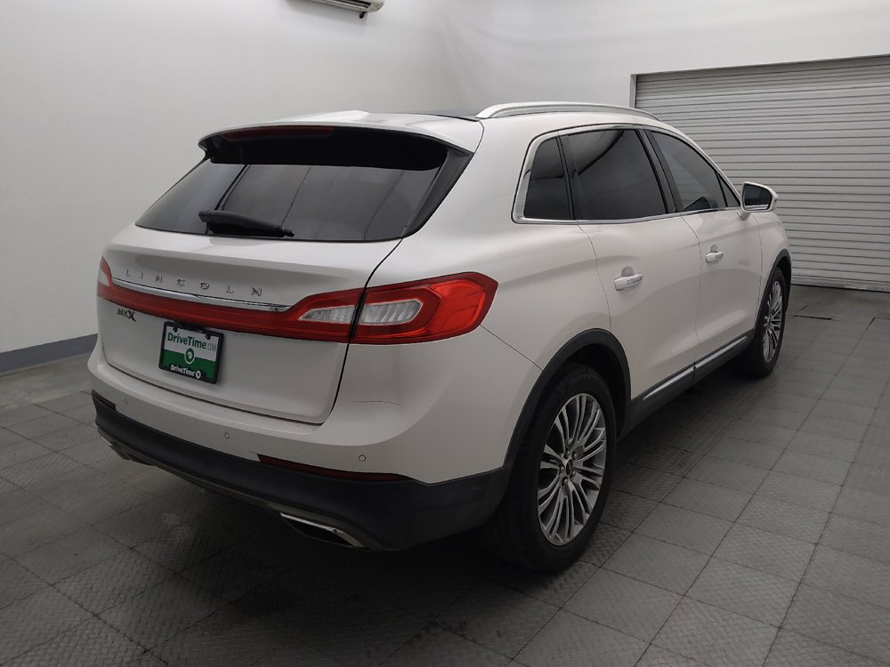 Used 2017 Lincoln MKX Reserve w/ Driver Assistance Package FWD image 9