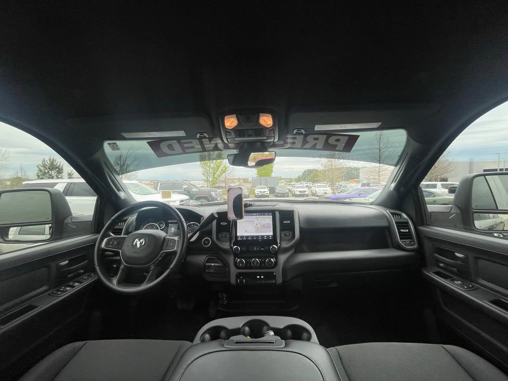 Used 2024 RAM 2500 Tradesman w/ Chrome Appearance Group image 27