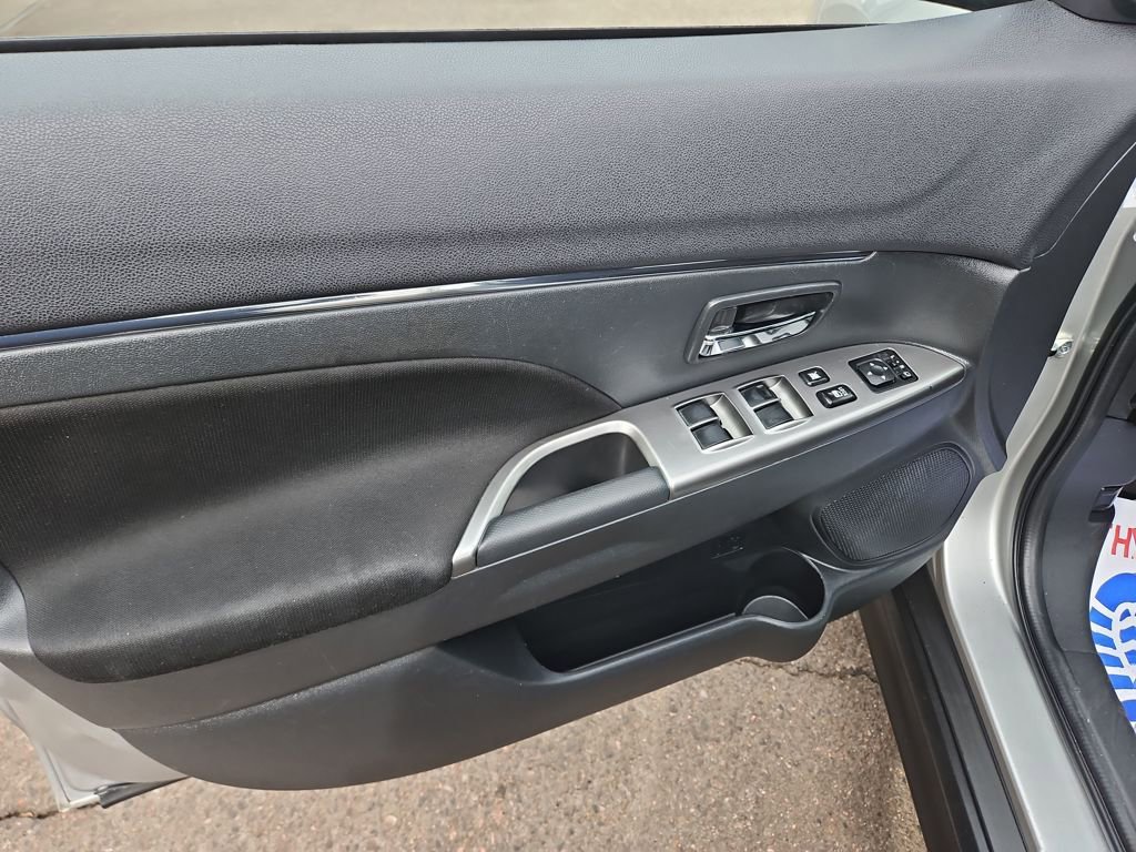 Used 2021 Mitsubishi Outlander Sport AWD image 13