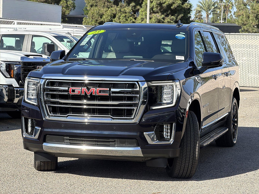 Used 2023 GMC Yukon XL SLT w/ SLT Luxury Package RWD image 3
