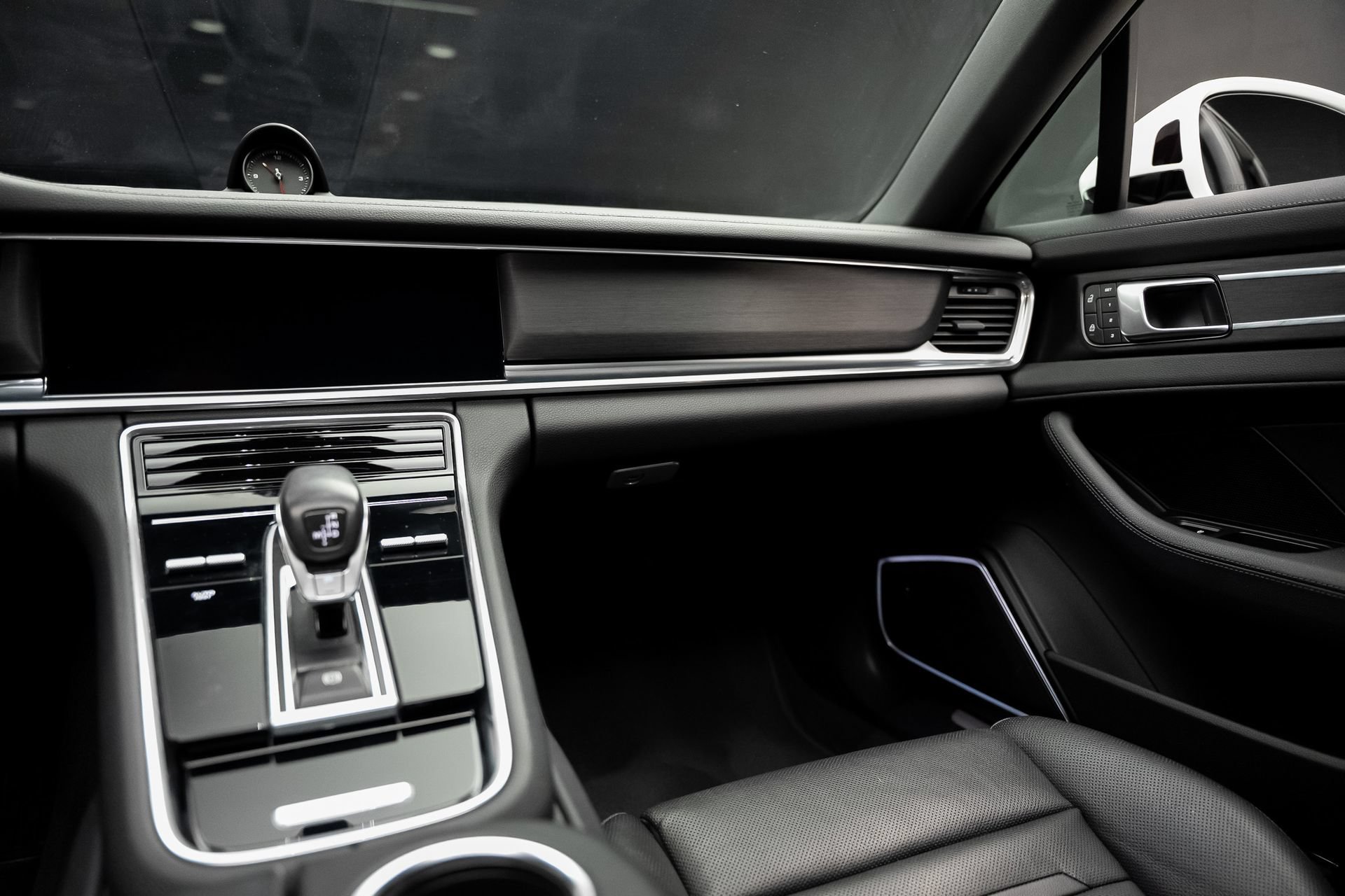 Used 2023 Porsche Panamera 4 AWD/4WD image 40