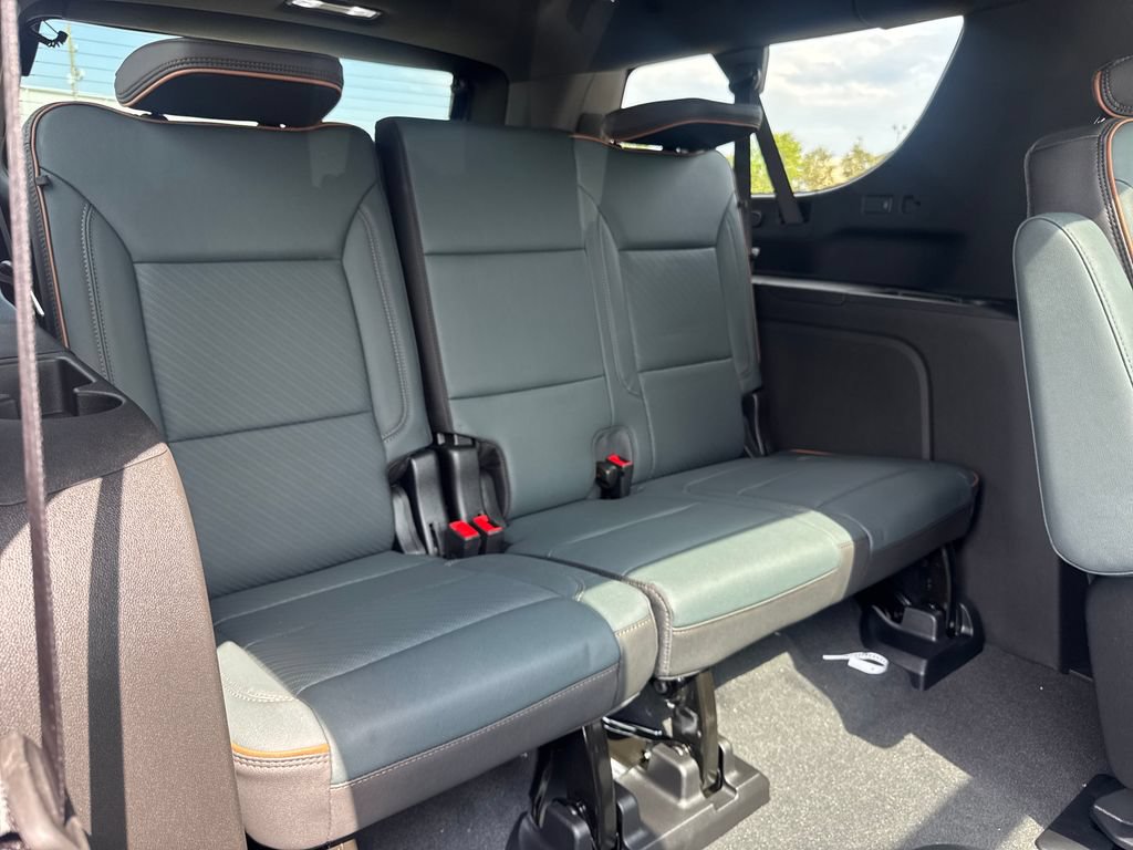 New 2026 GMC Yukon XL AT4 w/ AT4 Premium Plus Package AWD/4WD image 12
