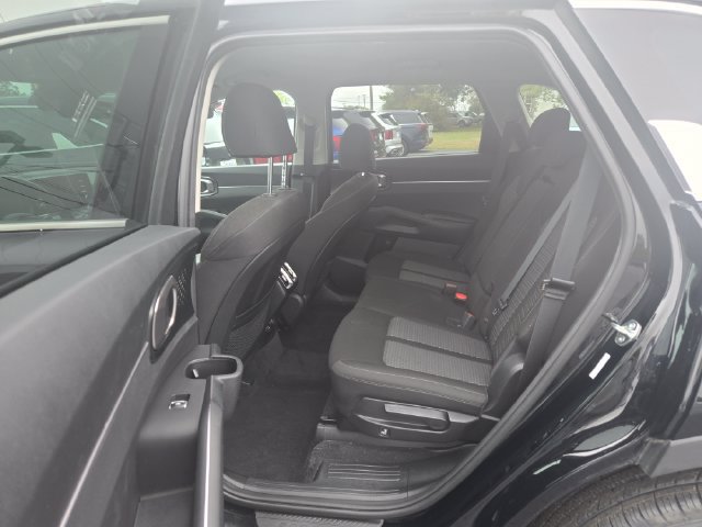 Used 2023 Kia Sorento LX FWD image 18