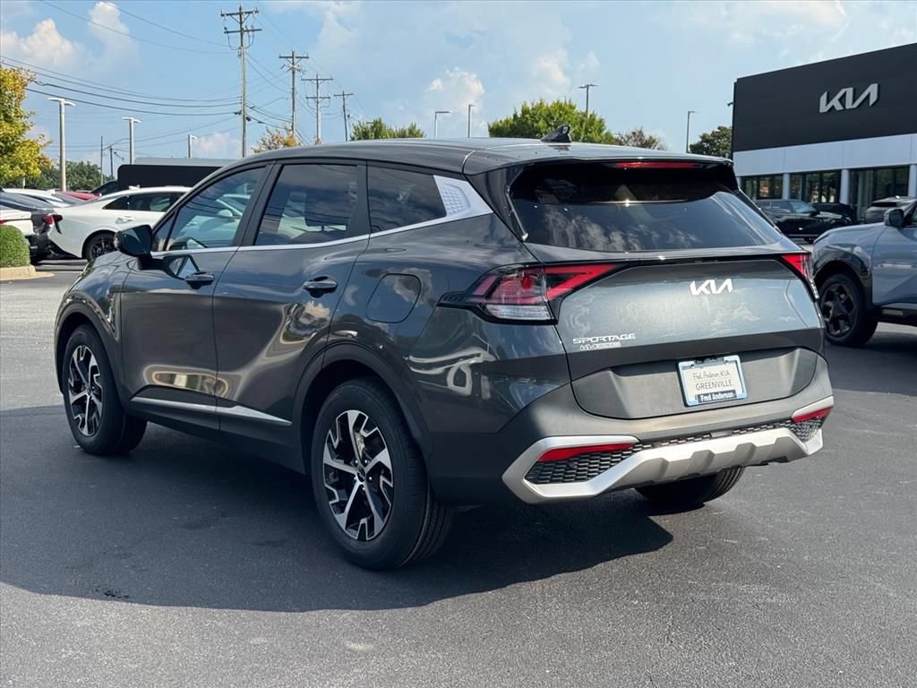 Certified 2023 Kia Sportage EX FWD image 5