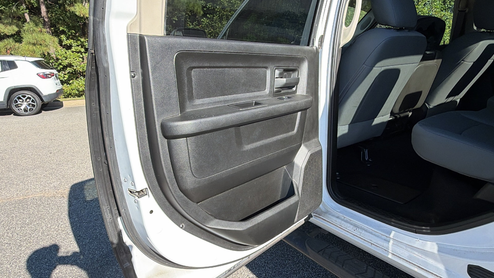 Used 2018 RAM 2500 Tradesman w/ Chrome Appearance Group AWD/4WD image 23