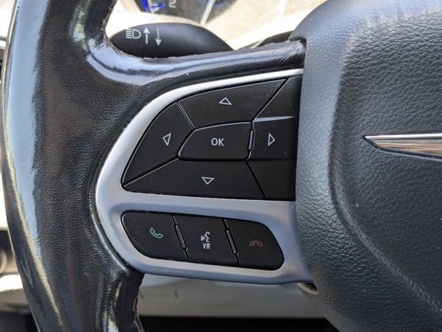 Used 2019 Chrysler Pacifica Touring-L FWD image 29