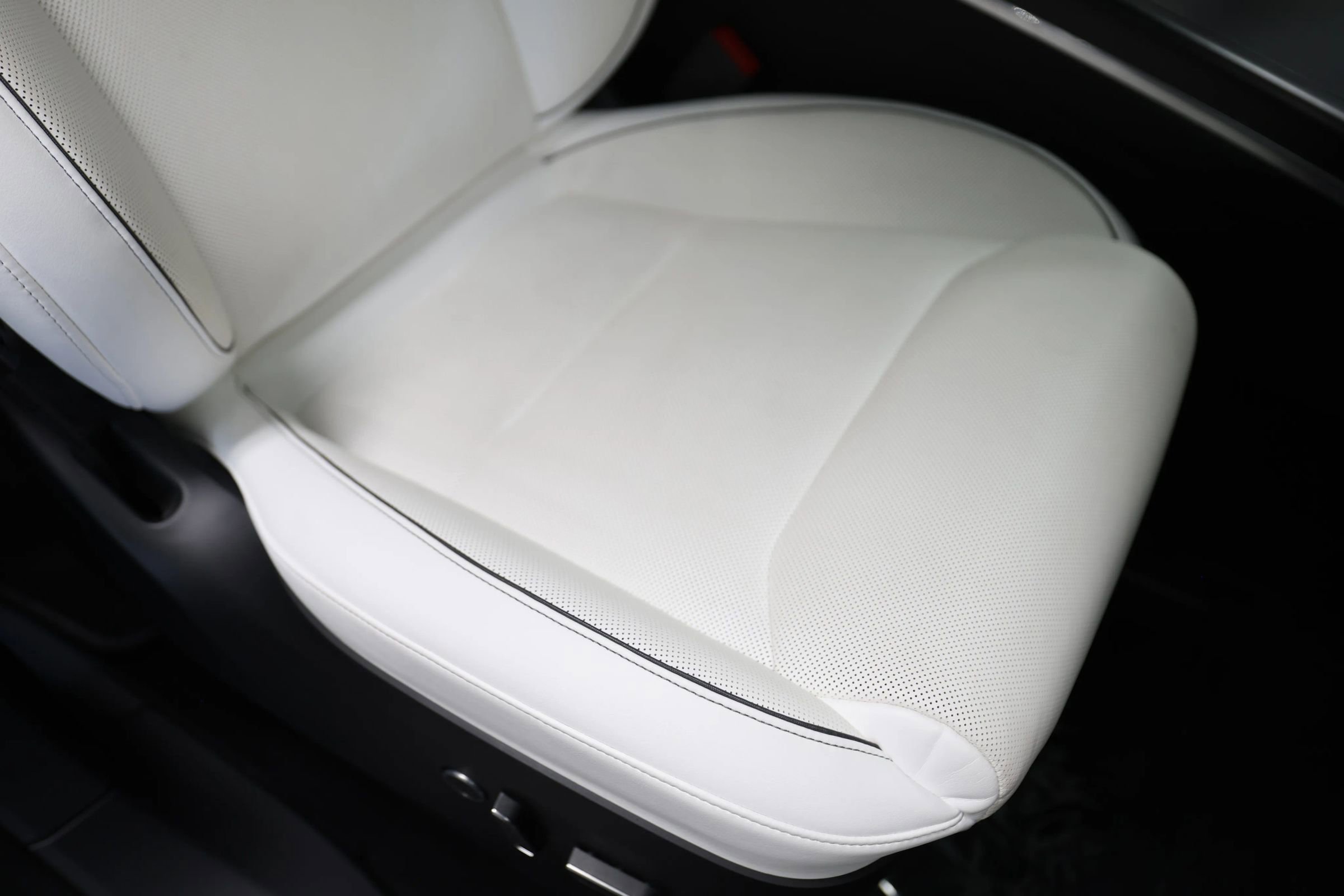 Used 2022 Tesla Model X Plaid image 40