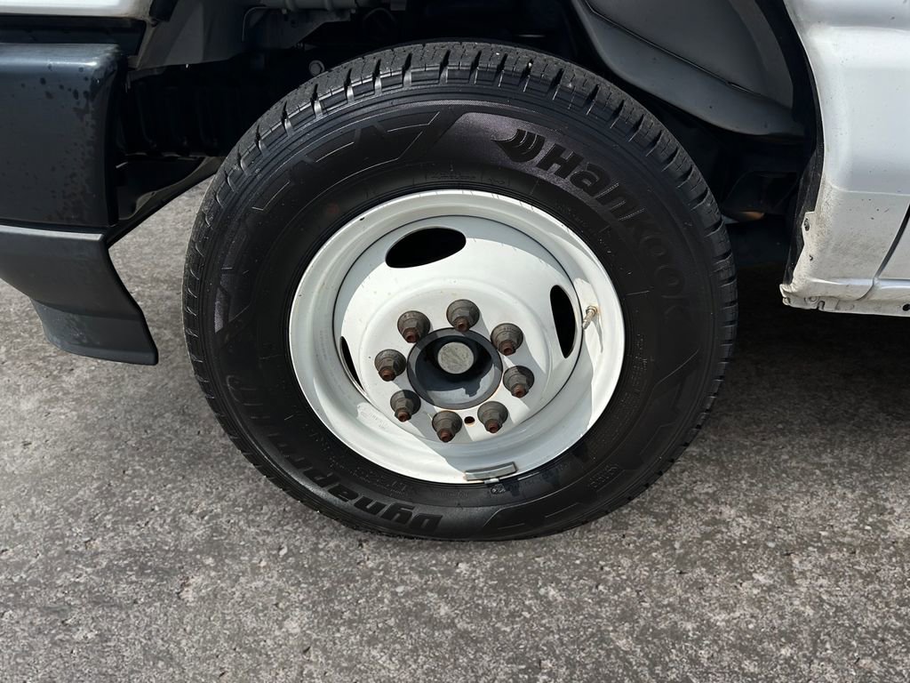 Used 2024 Ford E-350 and Econoline 350 Super Duty w/ Driver's Safety Package image 8