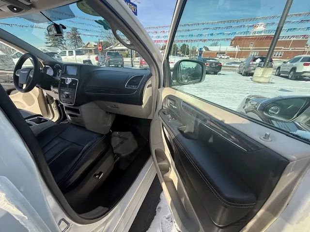 Used 2012 Chrysler Town & Country Touring w/ Entertainment Group #1 image 19